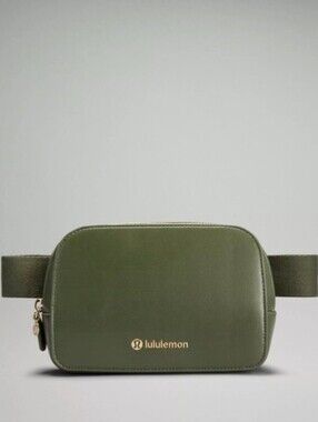 Lululemon Everywhere Belt Bag 1L Leather Alternative Barracks Green gold NWT